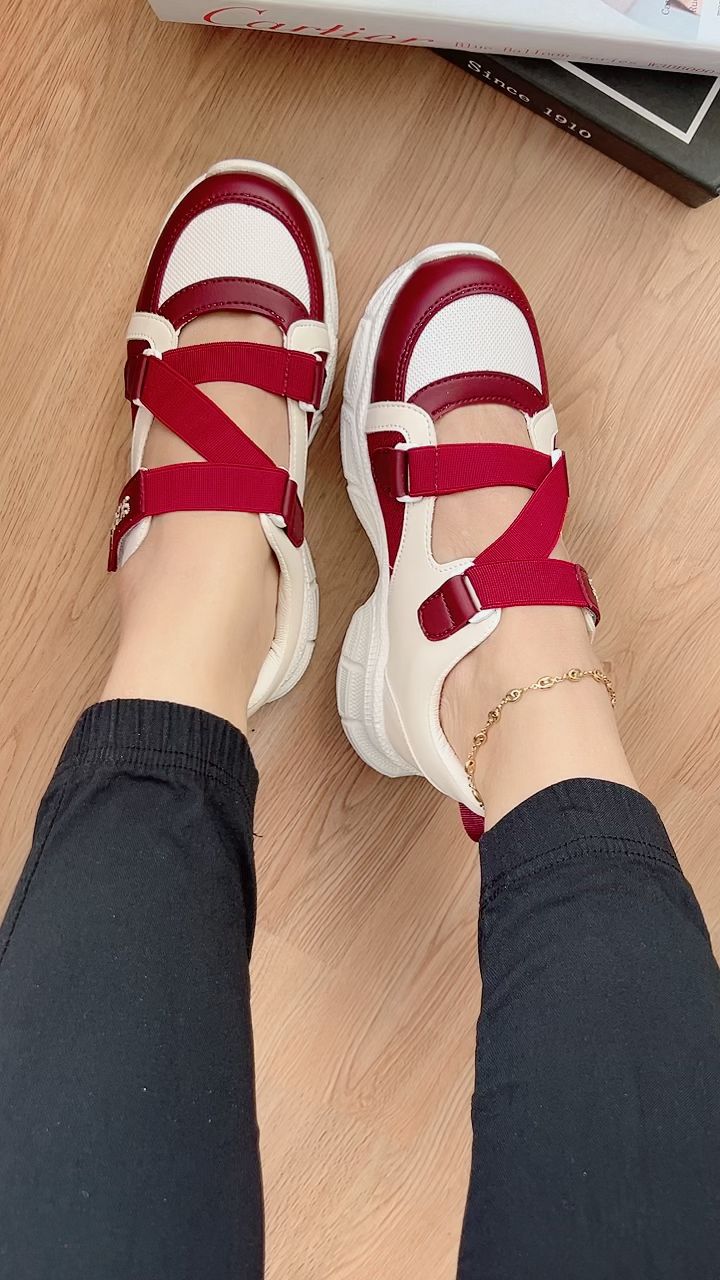MAFALDA SKECHERS DAMA